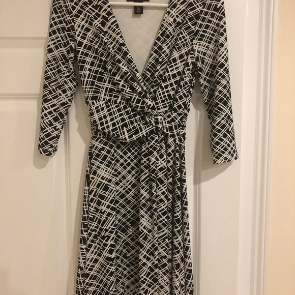 WHBM Cute and Comfy Twist-front B/W Dress - Picture 2 of 4